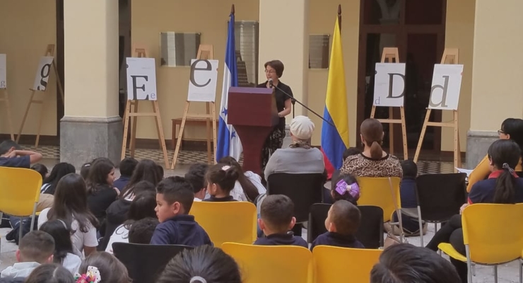 La Embajada de Colombia en Honduras continúa presentando el ‘Diccionario de colombianismos’ en Tegucigalpa