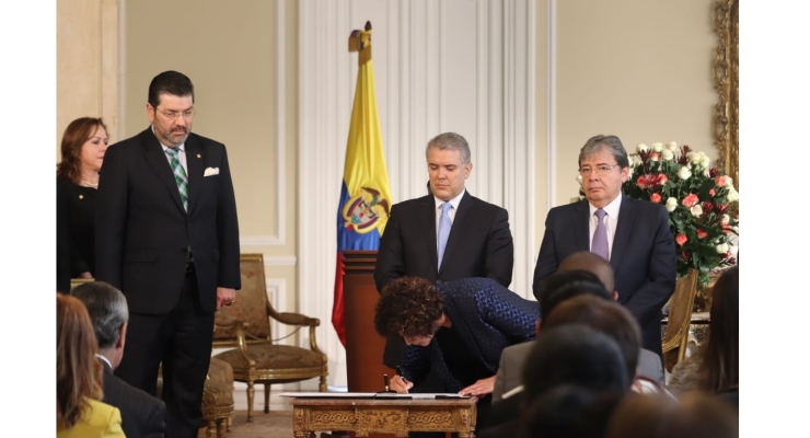 Presidente Iván Duque posesionó a Luz Marina Riveras Rojas como Embajadora de Colombia en la República de Honduras
