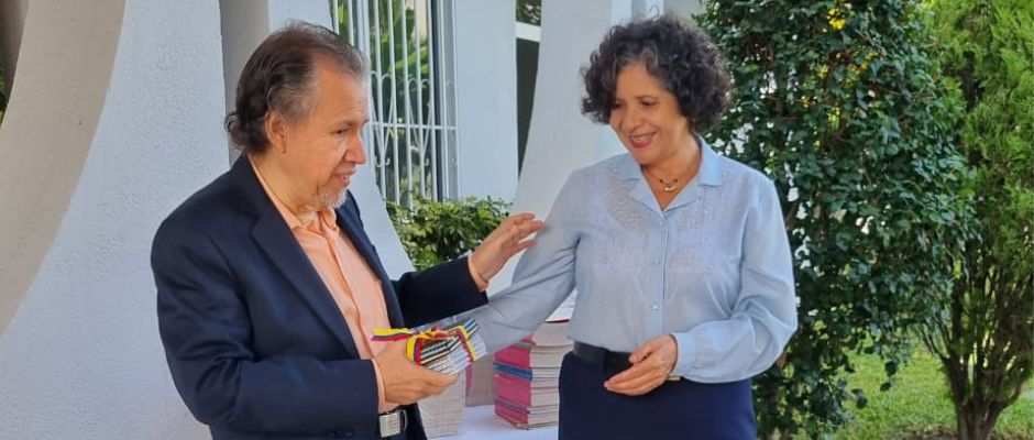 Entrega de dos colecciones discográficas de la Biblioteca Luis Ángel Arango