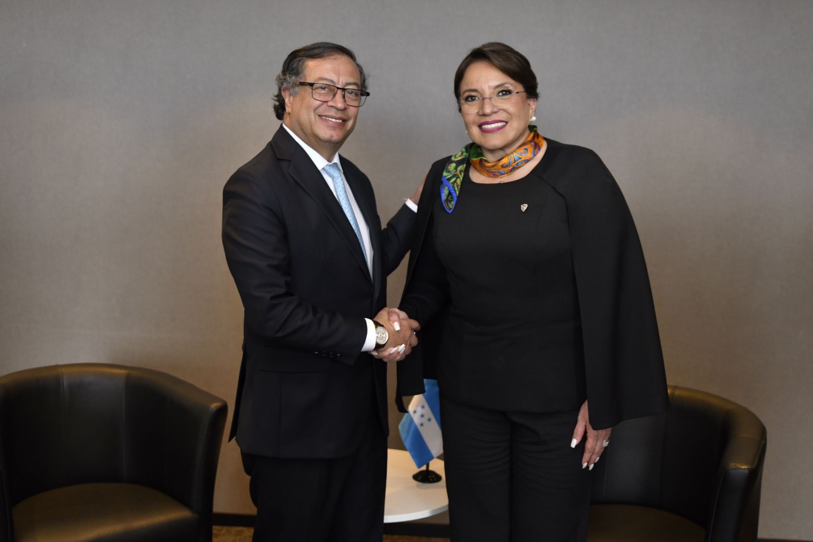 Presidente Petro y Canciller Leyva sostuvieron encuentro con la presidenta de Honduras, Xiomara Castro