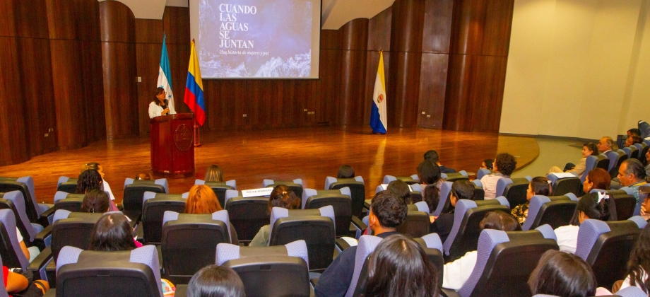La Embajada de Colombia en Honduras presentó el documental Cuando las Aguas se Juntan