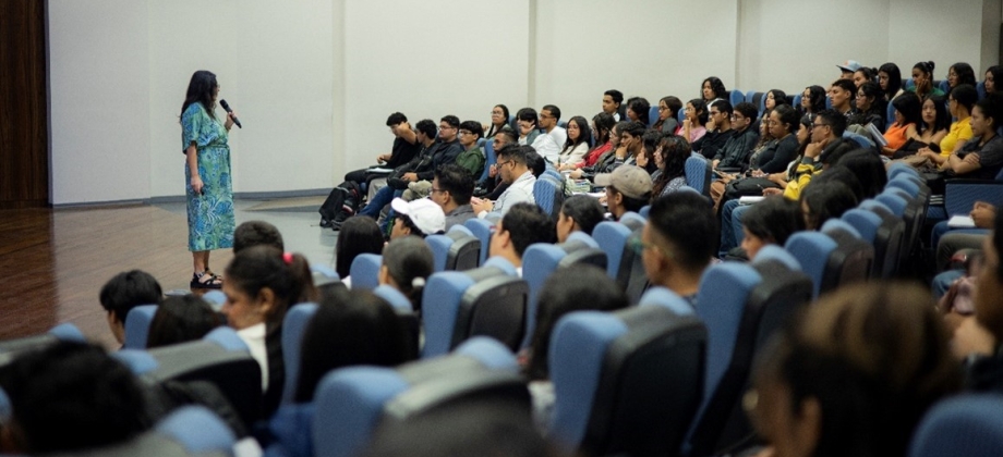 Evento “La literatura puente entre culturas diversas” fue organizado por la Embajada de Colombia, en coordinación con la Universidad Nacional Autónoma de Honduras