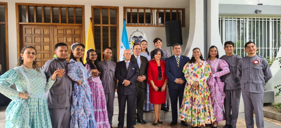 Embajada de Colombia en Honduras conmemoró el 213° Aniversario de nuestra independencia nacional