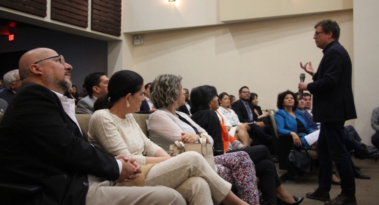 El Escritor y periodista Mario Jursich Durán visitó Honduras del 11 al 14 de noviembre y realizó tres conferencias 